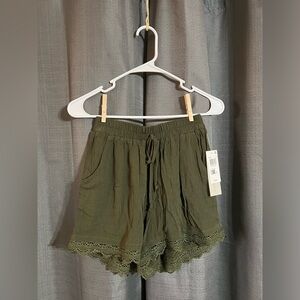 NWT | XS | “Eingston Grey” Shorts, Olive
